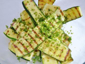Ricetta: Zucchine grigliate condite con salsa di acciughe