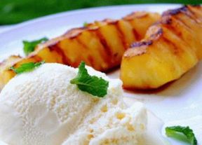 Ricetta: Ananas con gelato e brandy