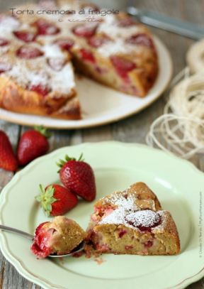 Torta cremosa di ricotta e fragole