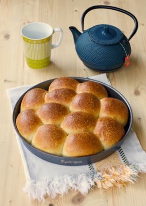 Danubio dolce (buchteln) con sciroppo d'acero e lievito madre