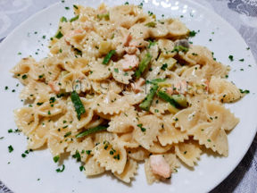Pasta con salmone e zucchine