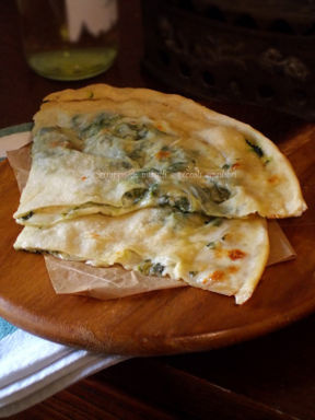 Focaccia col formaggio e bietoline