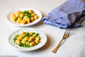 Gnocchi di ricotta allo zafferano con piselli