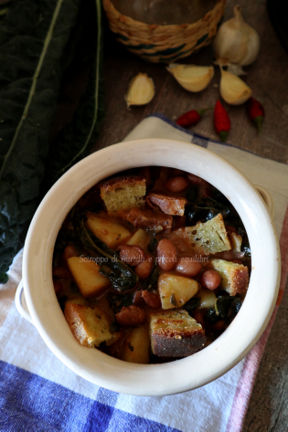 Zuppa di fagioli, cavolo nero e patate