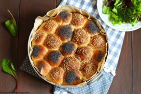 Danubio salato farcito con formaggi e olive