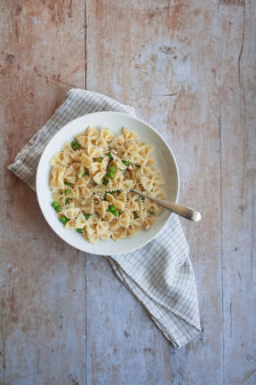 Pasta con piselli e mandorle