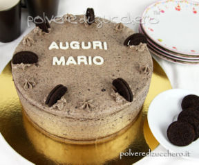 Naked cake torta farcita per un compleanno: sponge cake con frosting alla crema agli Oreo le ricette