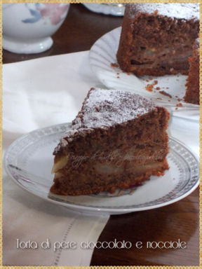 Torta di pere cioccolato e nocciole