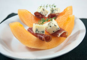 Melone con speck e formaggio Bergader