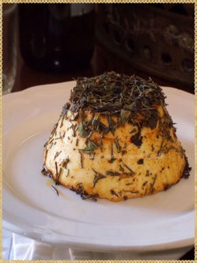 Ricotta con erbe aromatiche cotta al forno