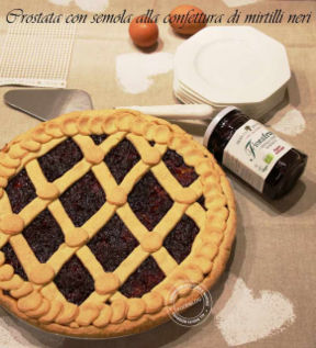 CROSTATA CON SEMOLA ALLA CONFETTURA DI MIRTILLI NERI