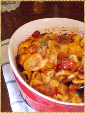 Orecchiette al forno con pesto di melanzane, capperi, olive e  pomodorini