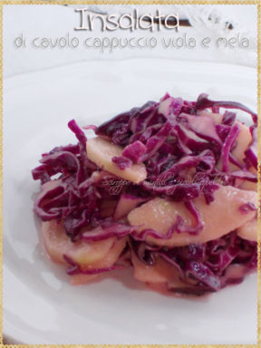 Insalata di cavolo cappuccio viola e mela