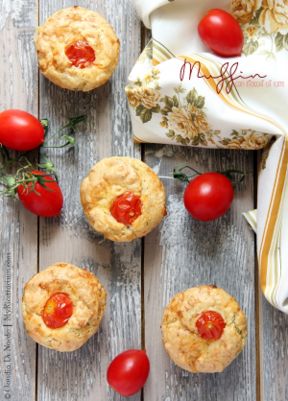 Muffin con fiocchi di latte ed erbe aromatiche