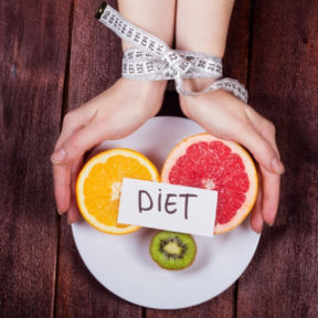 Come mettersi a dieta influisce sulla nostra psiche #PsicheInCucina