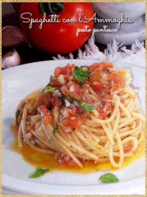 Spaghetti con l’Ammoghiu pesto pantesco