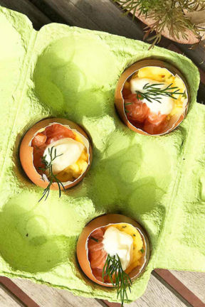 Colazione di Pasqua alternativa: ovetti con salmone e maionese