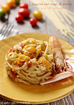 Linguine con ragù di scampi e mix di pomodorini