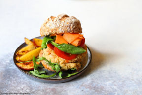 Hamburger vegano di fagioli e funghi secchi