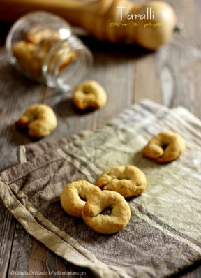 Taralli cacio e pepe (con esubero pasta madre)