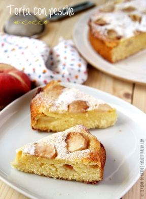 Torta con pesche e cocco