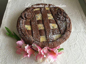 Crostata al cacao con crema e gocce di cioccolato