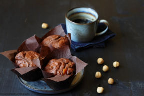 Muffin al cacao e confettura di albicocche