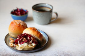 Panino al latte farcito con radicchio e gorgonzola