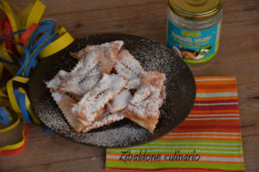 Crostoli senza uova  fritti in olio di cocco