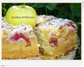 CIAMBELLA DI MELE E FRAGOLE