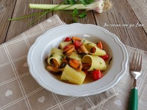 Paccheri con cozze e pomodorini