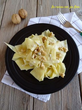 Maltagliati con gorgonzola e noci