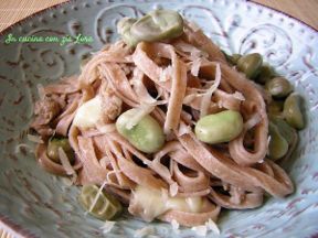 Tagliatelle di farro con fave e pecorino