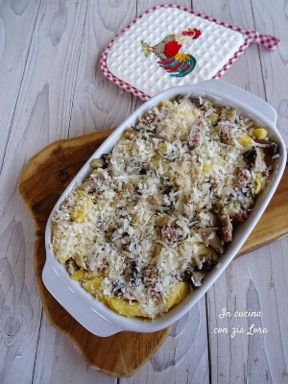 Polenta pasticciata con cardoncelli e salsiccia