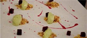 Terra di Frolla bruciata con Gelato all’avocado e barbabietola