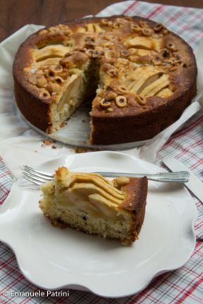Torta di mele nocciole e mais ricetta