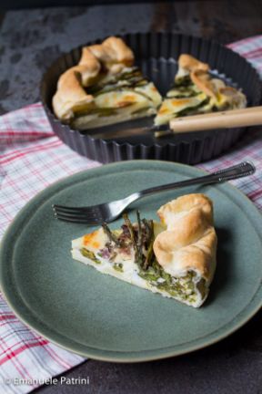 Torta salata asparagi guanciale e scamorza