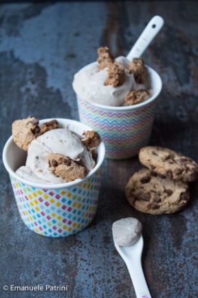 Gelato ai cookies con latte condensato ricetta