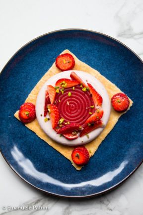 Torta ganache e mousse alle fragole ricetta