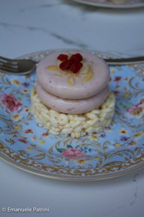 Cheesecake estiva yogurt e bacche di goji ricetta