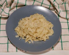 Fettuccine Alfredo e Schiava “Fass Nr.9” di Girlan