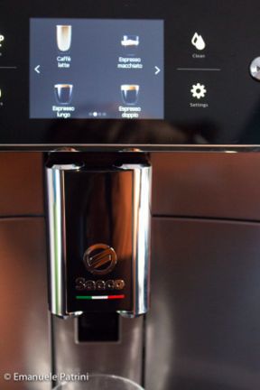 Espresso doppio con la macchina automatica: la giusta carica per iniziare la giornata