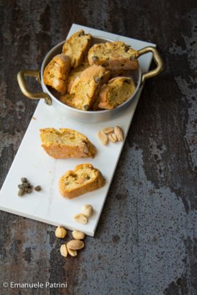 Cantucci frutta secca e capperi ricetta