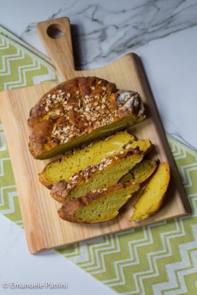 Pane senza impasto con farina di mais e zafferano ricetta