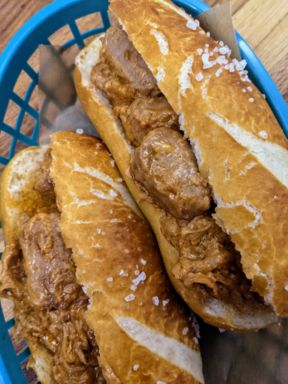 Pan Bretzel con Salsicce alla Birra