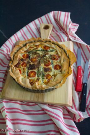 Torta salata asparagi pomodorini e scamorza ricetta