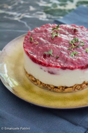 Torta fredda ricotta e confettura di fragole ricetta