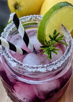 Margarita ai Mirtilli (con trucco e versione “virgin”)