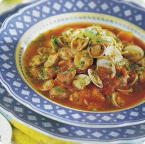 Arselle alla marinara con pomodori.