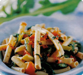 Mezzi ziti alla catalogna, protagonista assoluta di questa pasta.